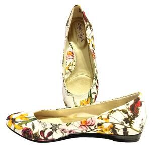 Soft Style Darlene Flats Slip On White Floral Womens Size US 5.5 EU 36.5 UK 3.5